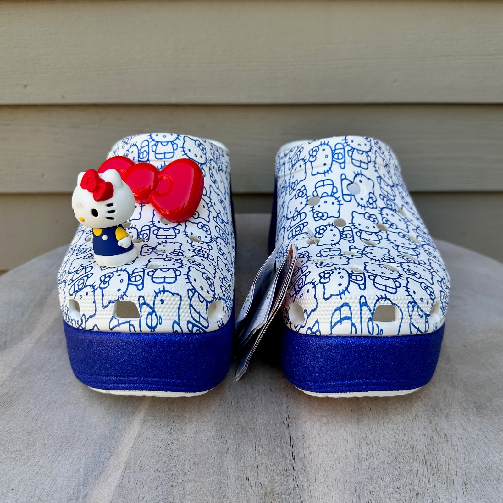 Crocs HELLO KITTY 50th Anniversary Blue Glitter Siren Clog Womens 13 Mens 11