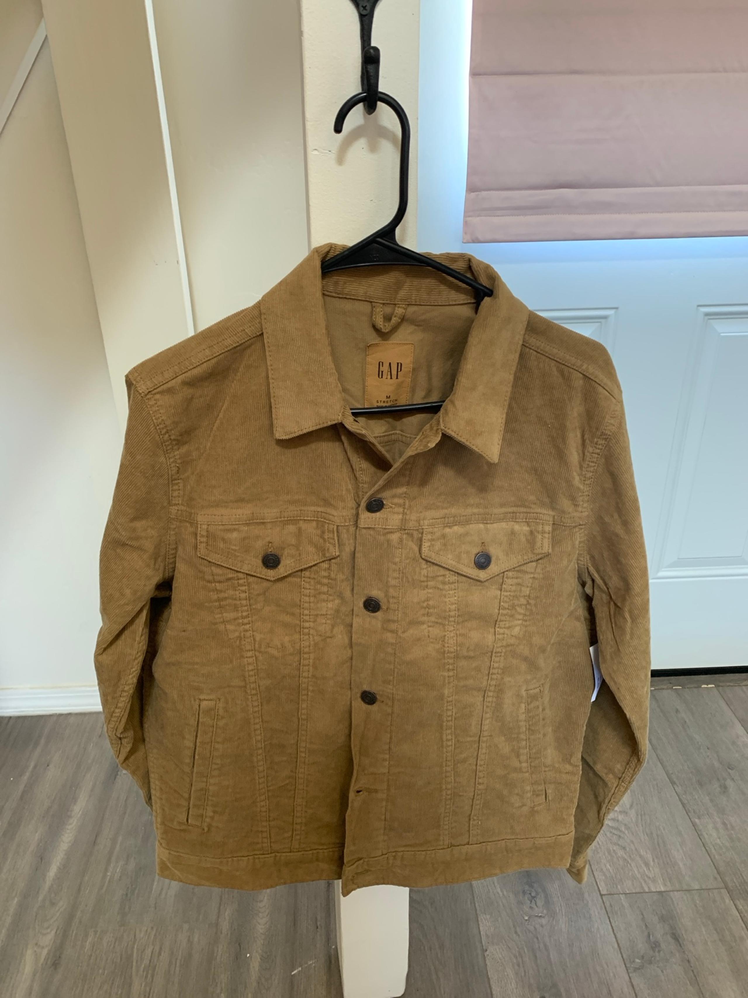 Men’s medium tan corduroy jacket