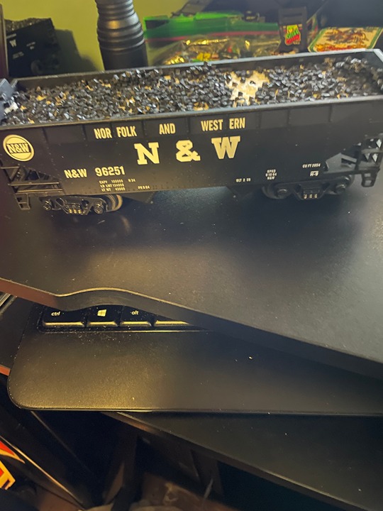 MTH NORFOLK & WESTERN 2 BAY OFFSET HOPPER CAR W/COAL LOAD CAR#96248 20-97430 GOO