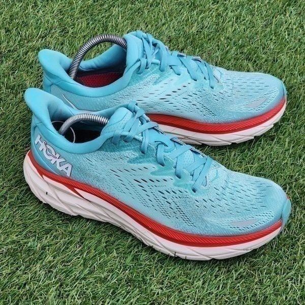 HOKA CLIFTON 8 - Womens Athletic Shoes - SIZE 9.5B
