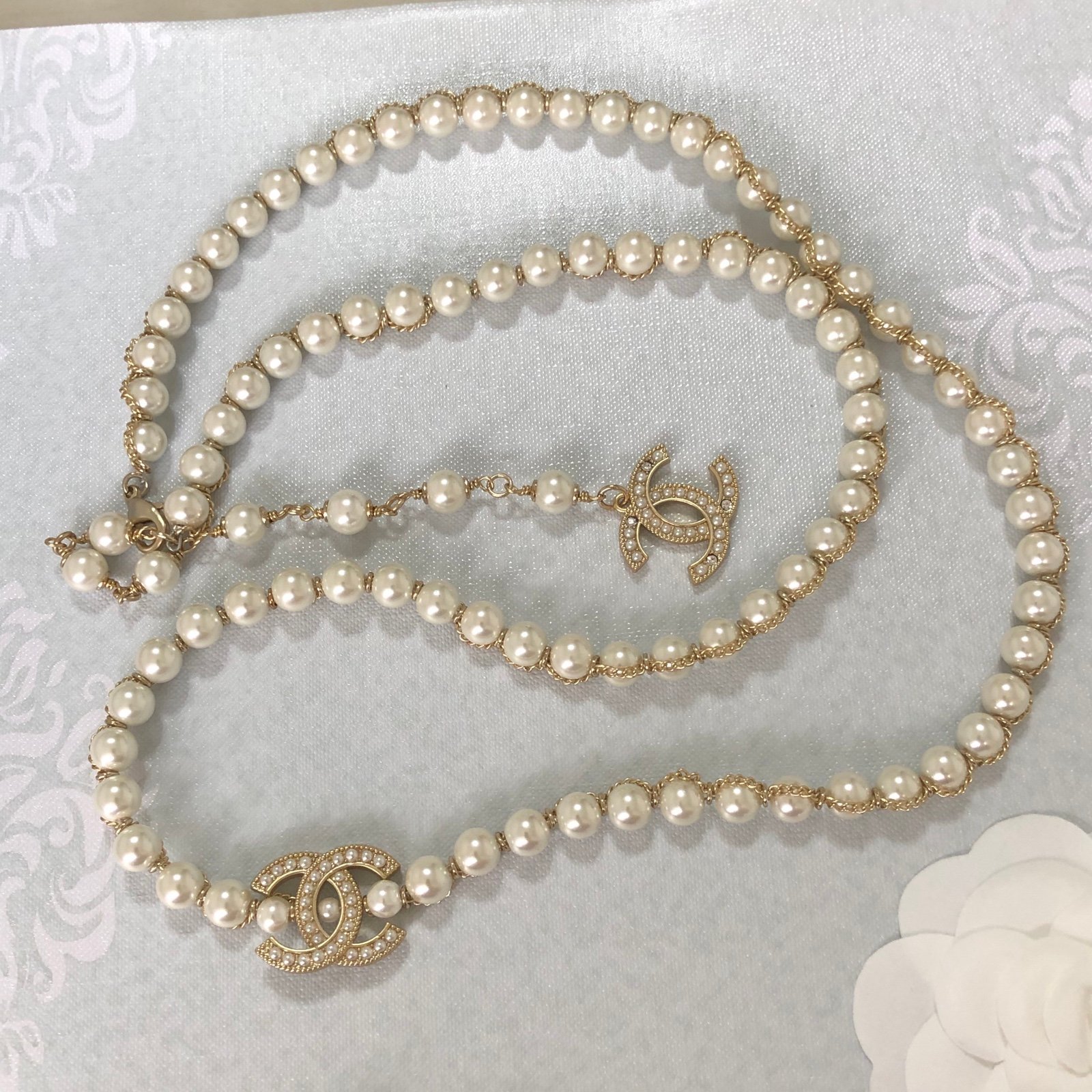GORGEOUS PEARL LONG NECKLACE