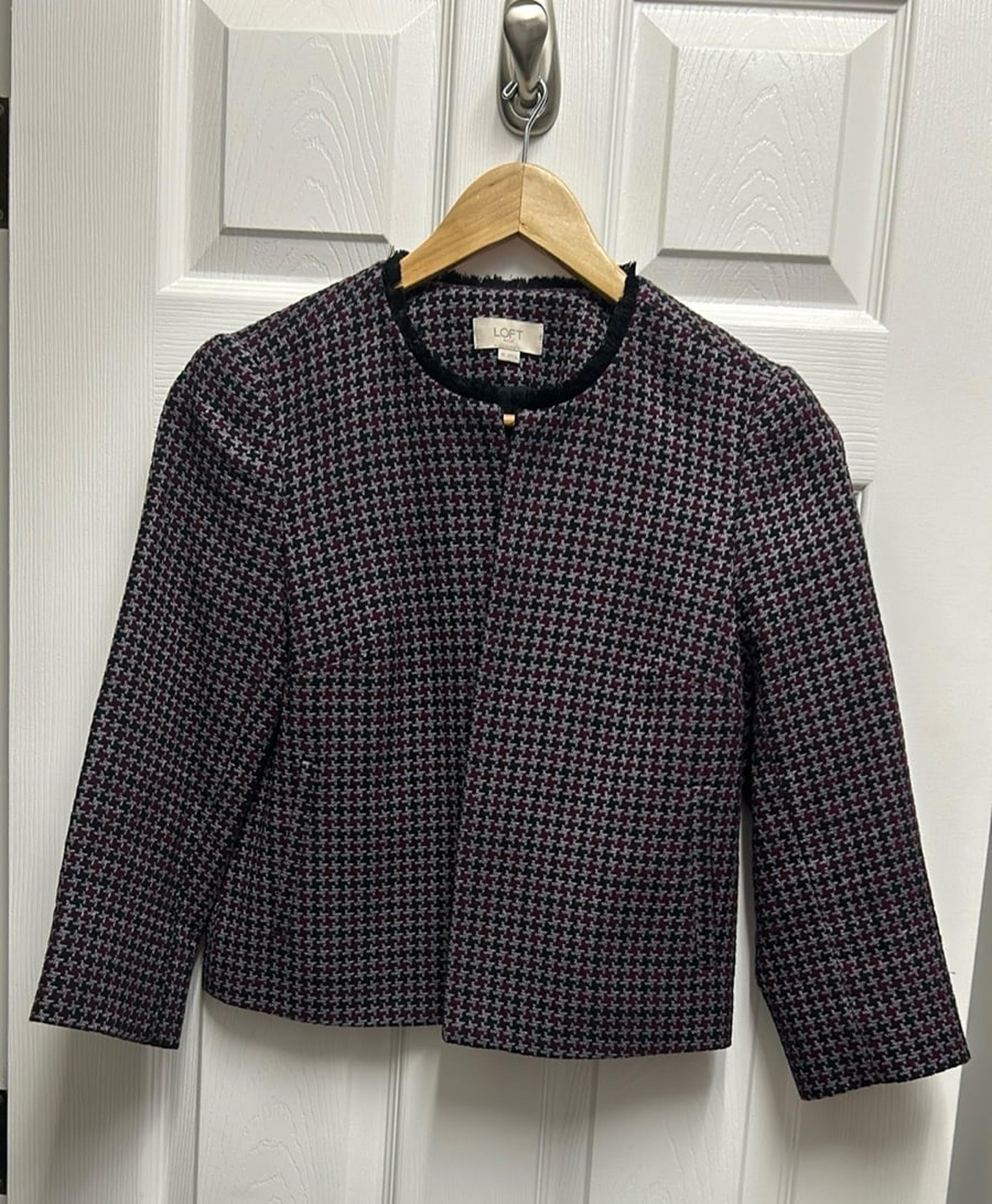 LOFT Women's Black and maroon Houndstooth Jacket