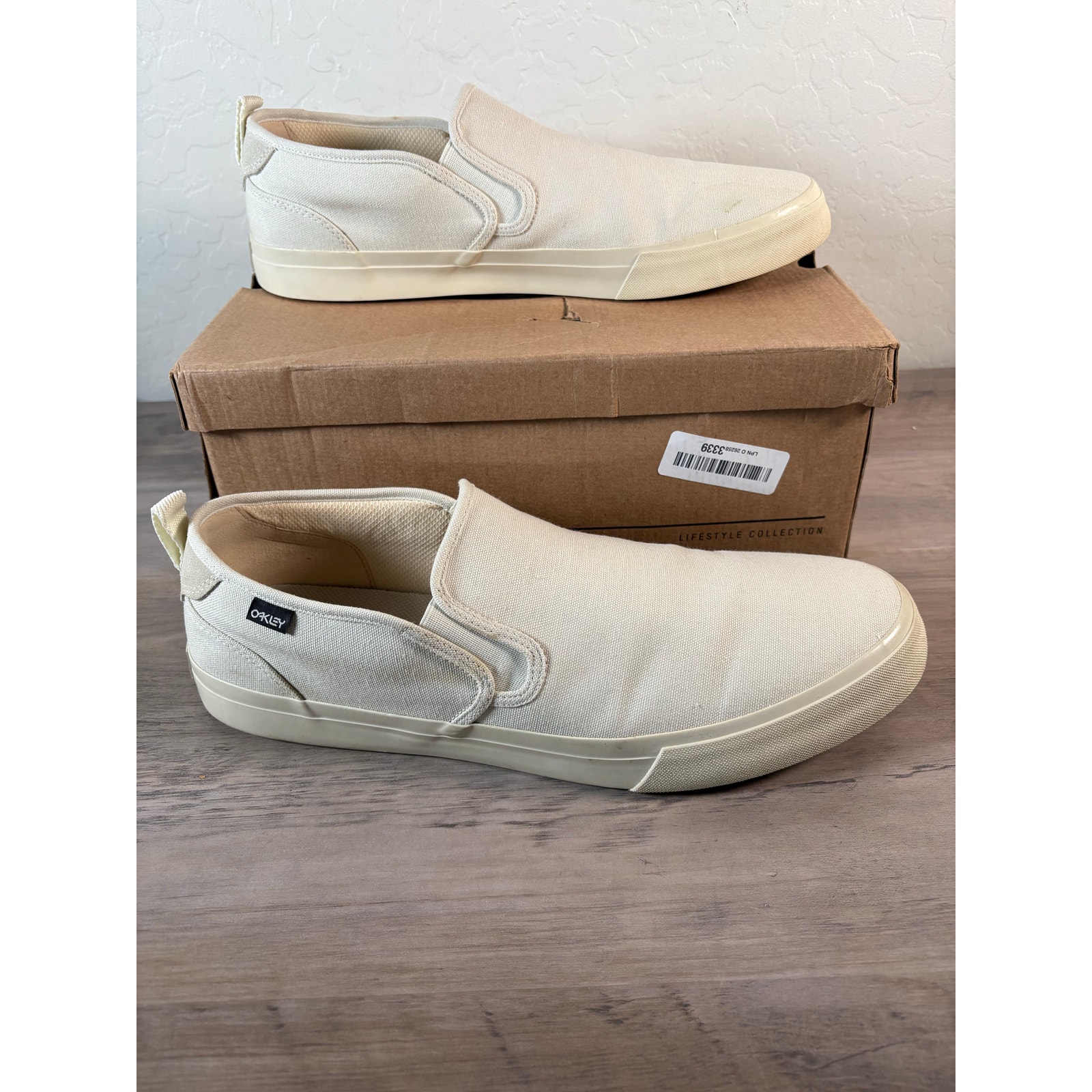 Oakley B/B Classic Arctic White Slip On Sneaker Shoe Men's 14 EU 49 EUC