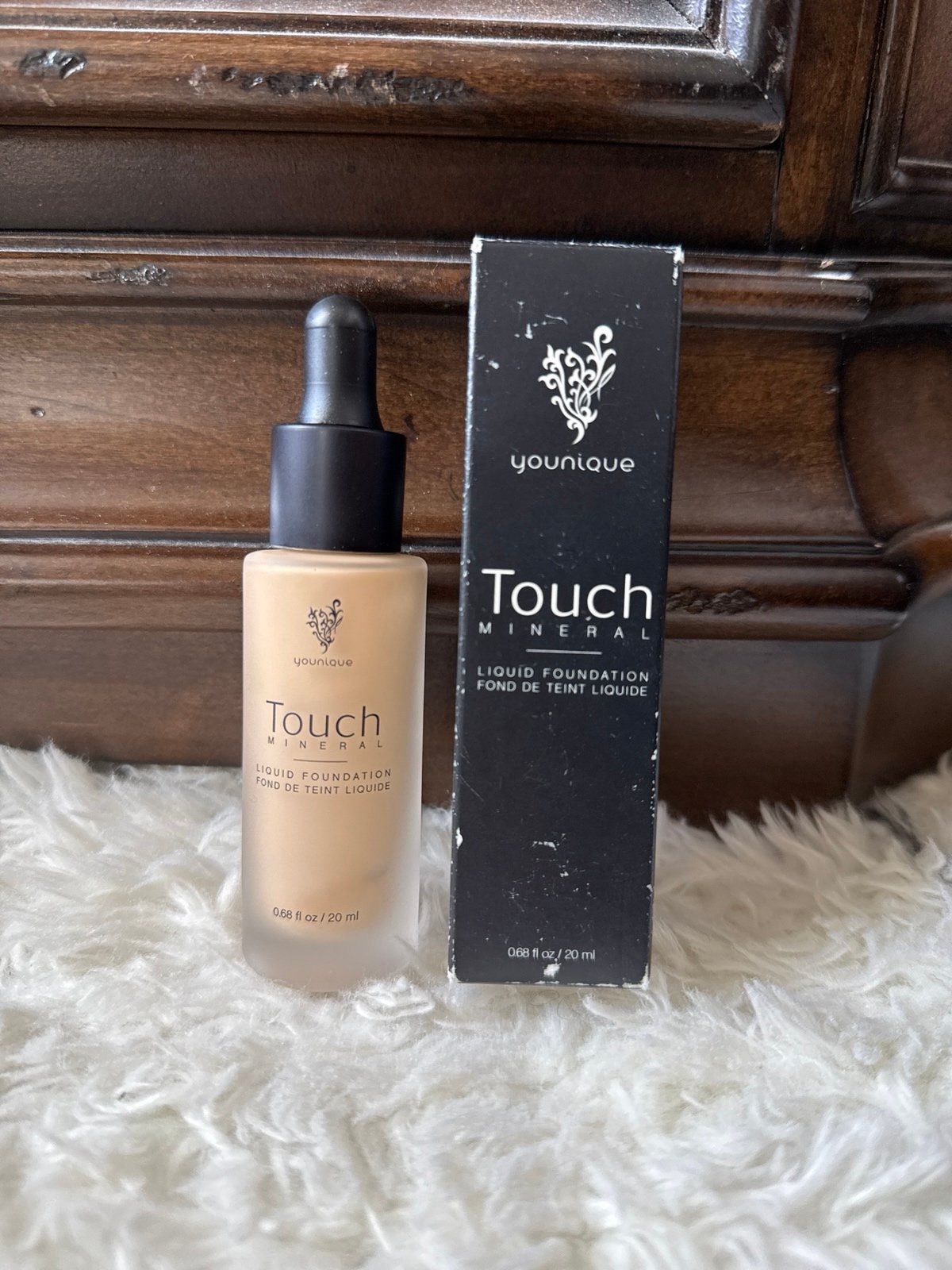Younique liquid foundation - tulle