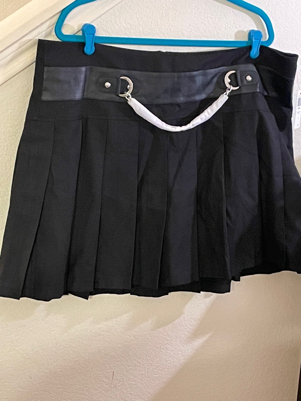 Pleated skirt