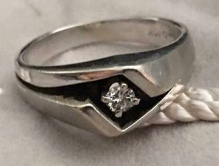 Mens Wedding Ring White Gold & 1 Diamond