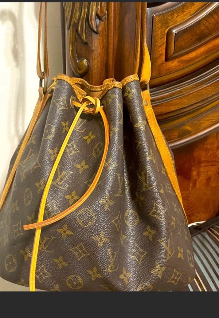 Louis Vuitton Petit Noe shoulder bag