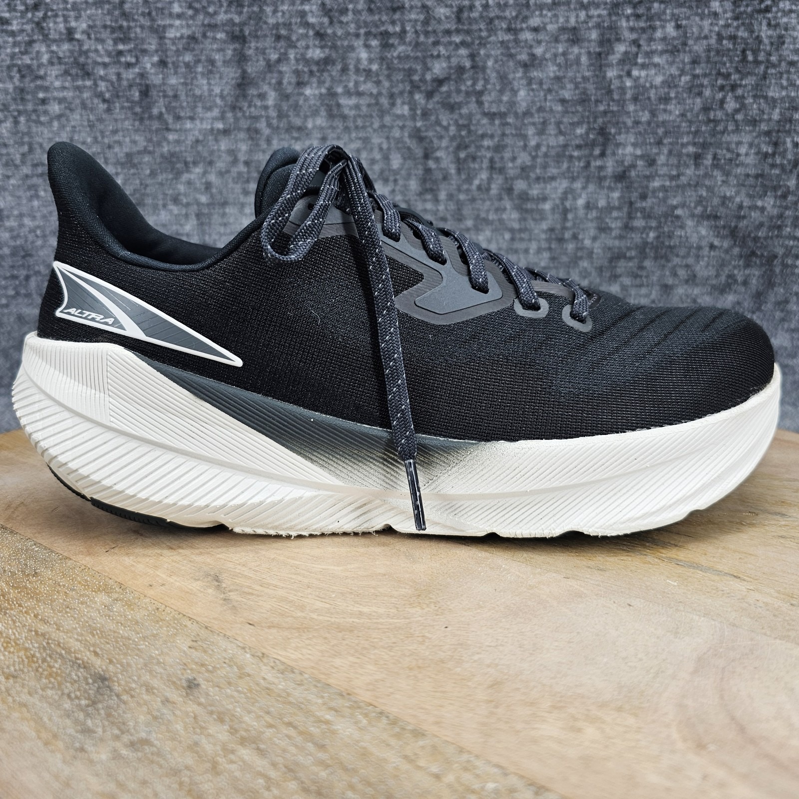 Altra Experience Flow Women's Size 7 Black Athletic Running Shoes ALOA85NW010