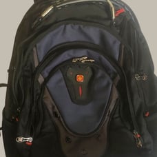 Backpack Swiss gear 17” laptop capacity
