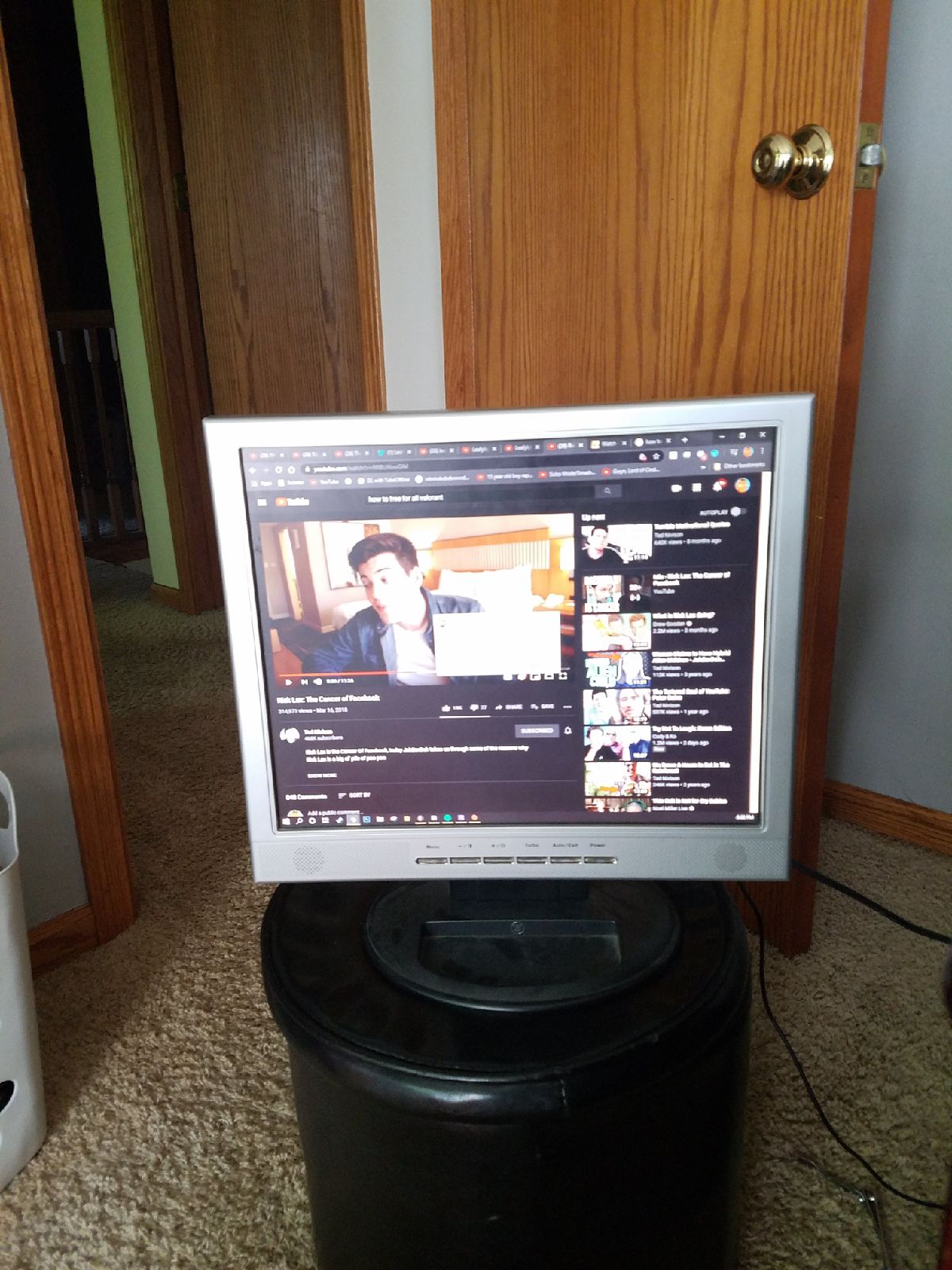 computer monitor