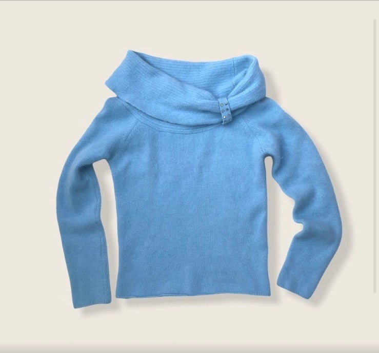 Vintage Y2K Twiggy pastel blue angora sweater M