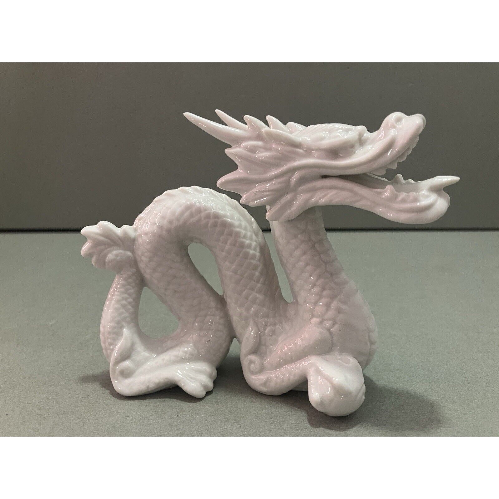 Vintage Chinese Dehua Porcelain Milk Glass Dragon Claw on Ball Figurine 3 3/4”