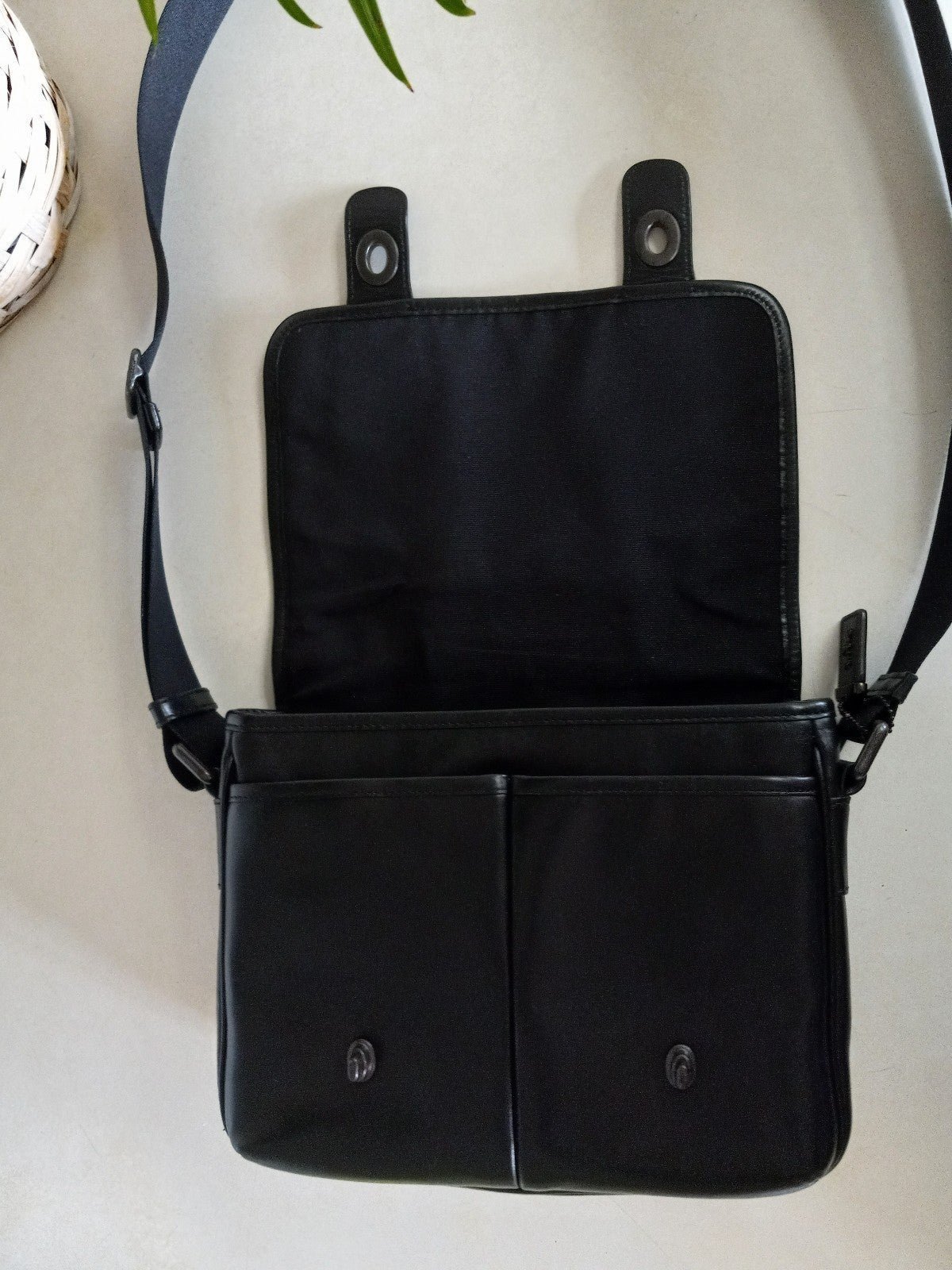 COACH☆HERITAGE LEATHER MAP BAG ☆ Coach Heritage Map Bag in Black Leather