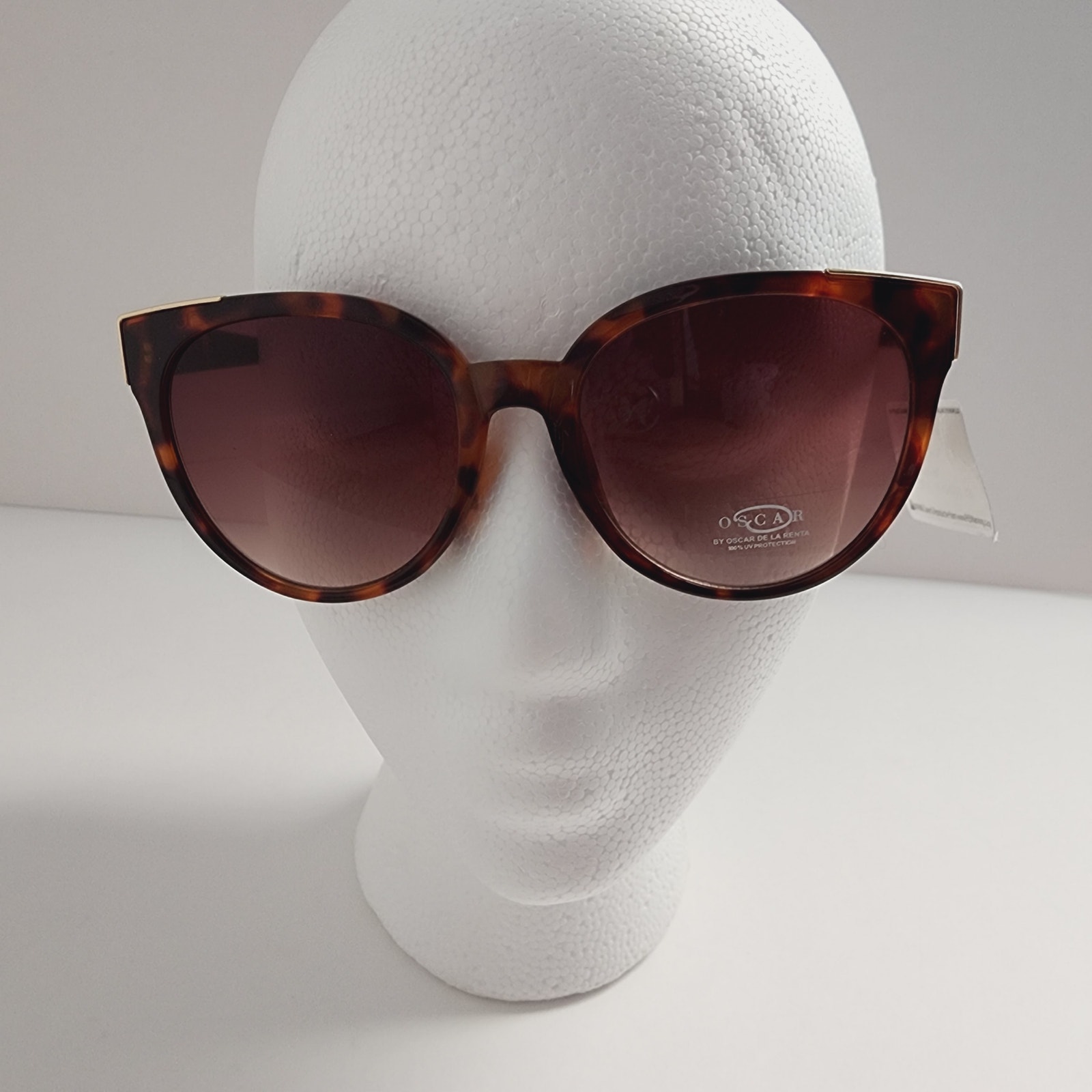 Oscar de la Renta Brown Oversized Cat Eye Tortoise Shell Sunglasses 100% UV