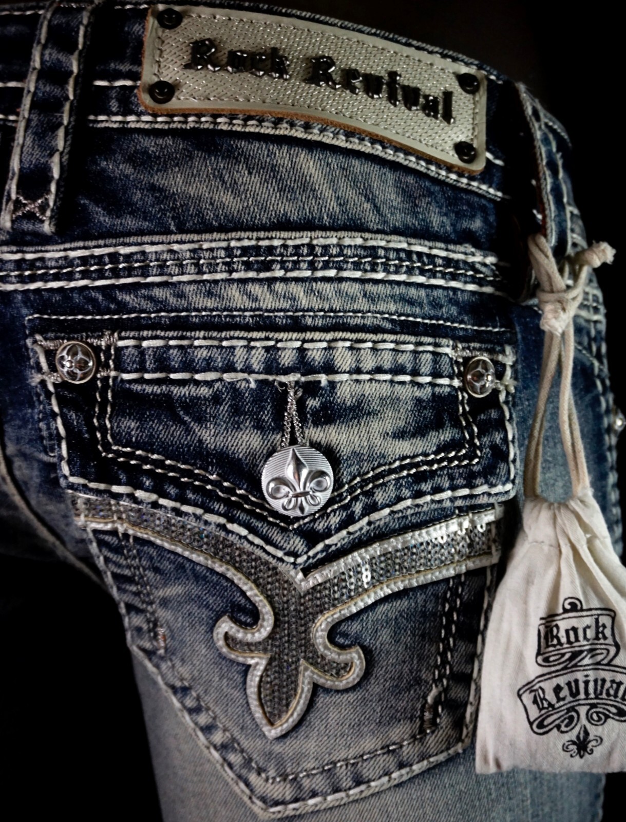 $180 Buckle Rock Revival "Ena" Sequins Leather Inserts Skinny 28 X 32