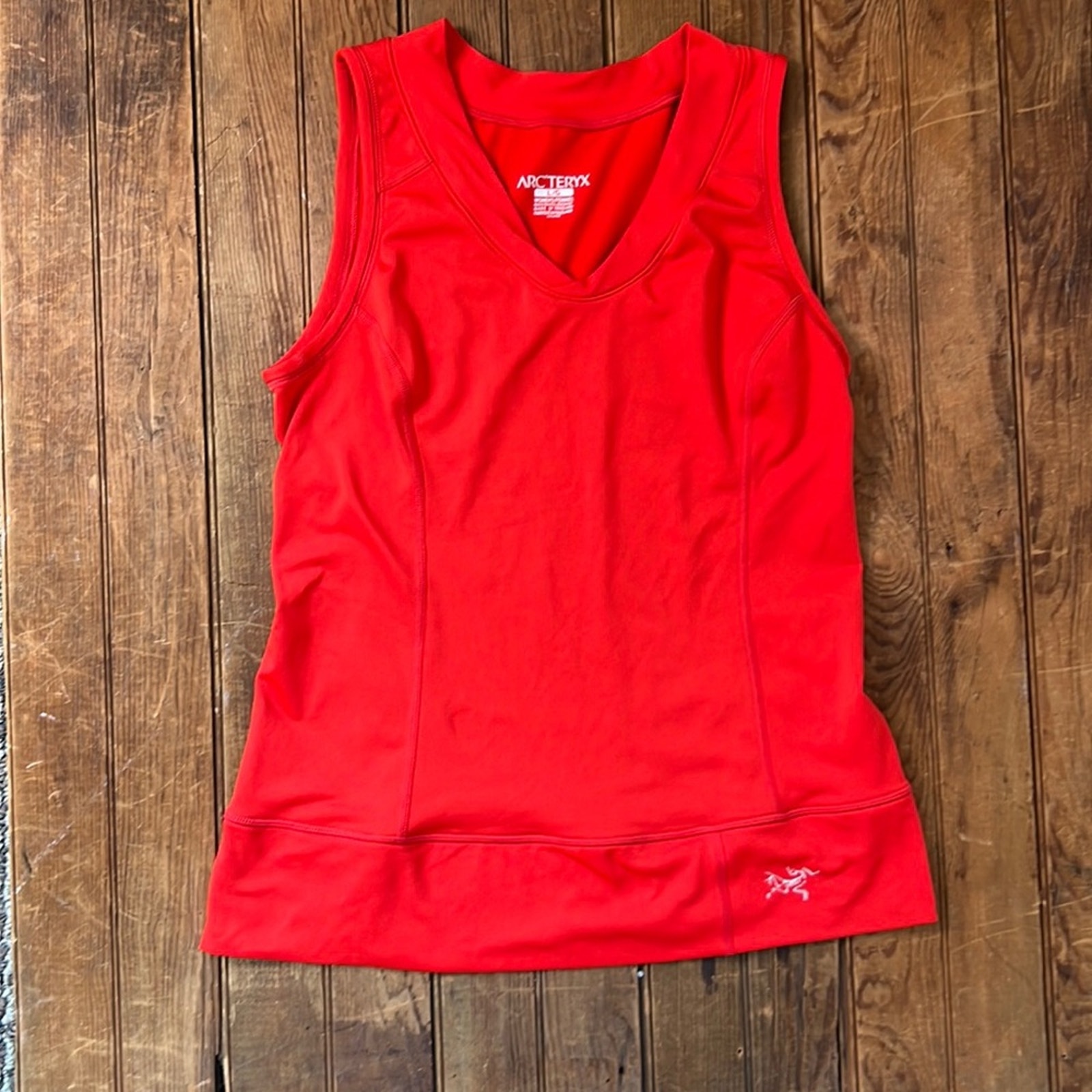 Women’s Arc’teryx sleeveless v neck top size large
