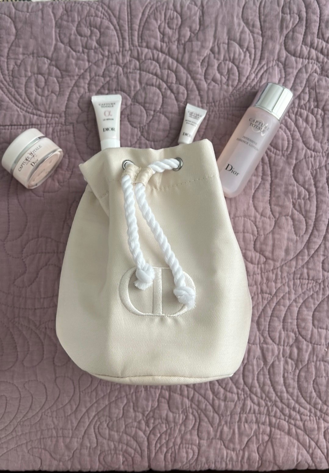 NWT Dior make up bag with capture total : lotion, serum, eye serum and cream