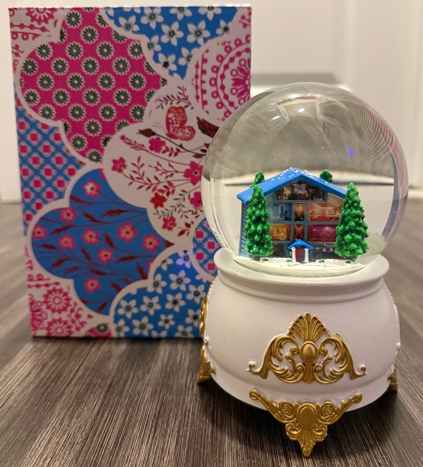 Taylor Swift Lover Snow Globe (2023 Release)