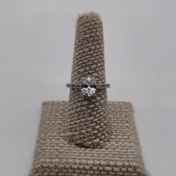 Size 8 Sterling Silver Brilliant Oval Cubic Zirconia Band Ring A3480