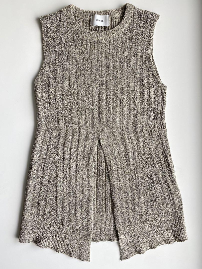 CLANE Center Slit Sleeveless Knit Top
