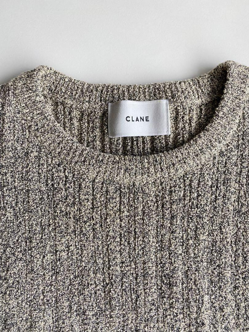 CLANE Center Slit Sleeveless Knit Top