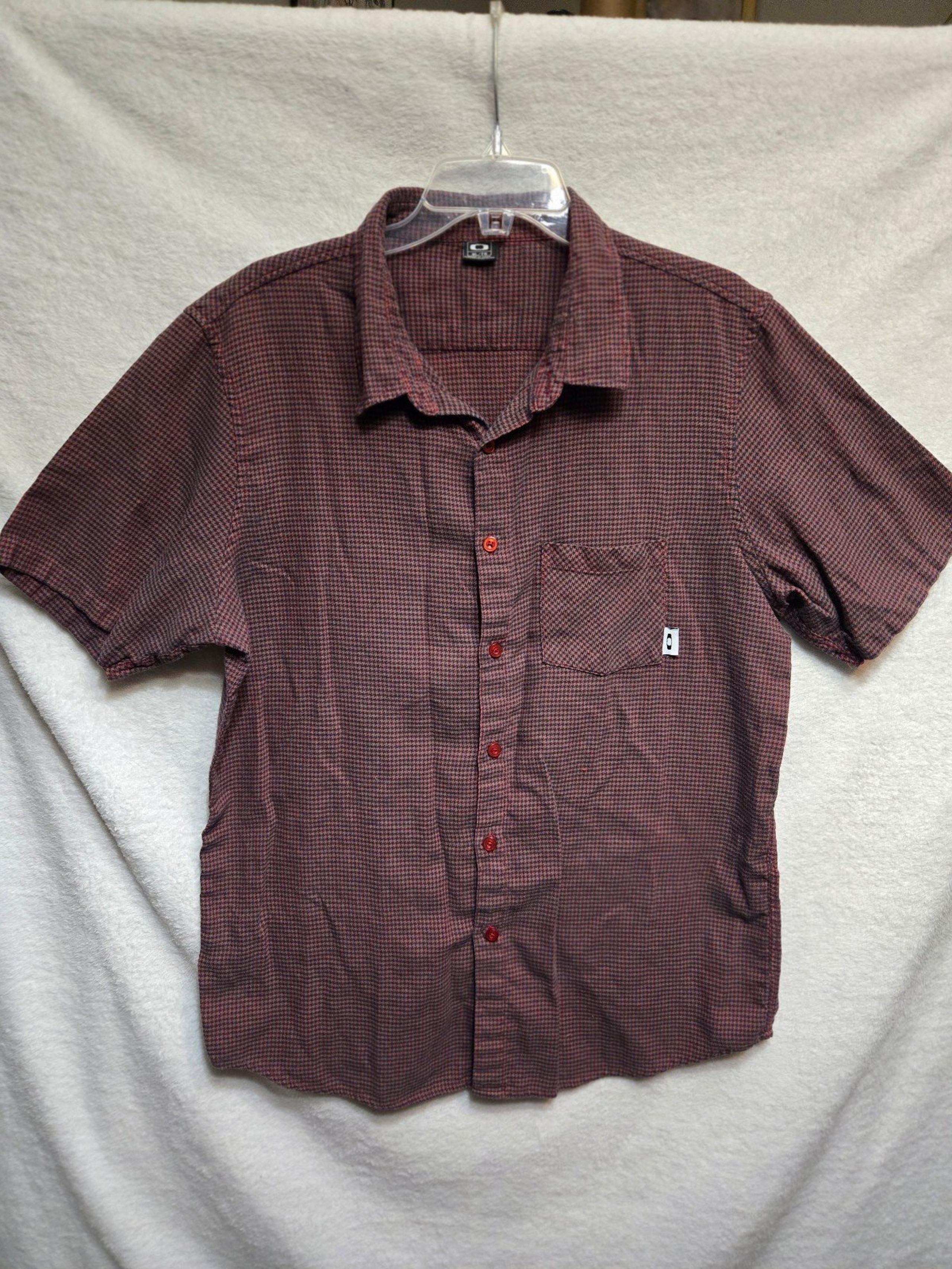 Oakley Shirt Size XL Mens Black Red Plaid Button Down Short Sleeve Y2K