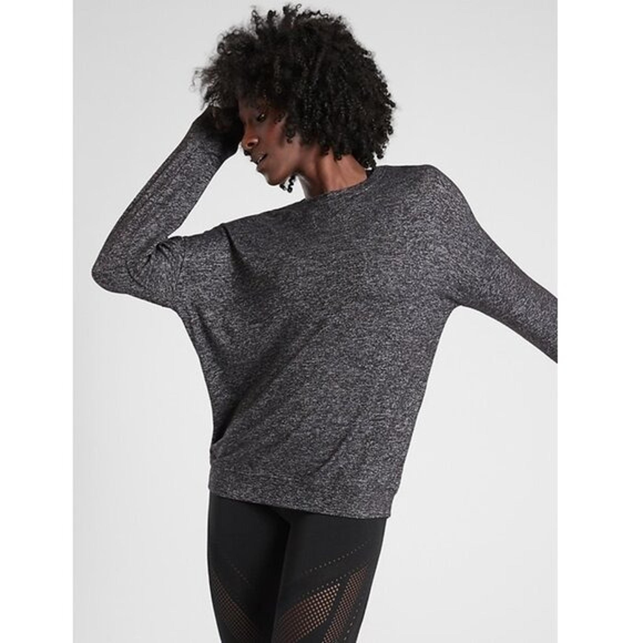 Athleta Mindful Pullover Long Sleeve Knit Top in Gray - S