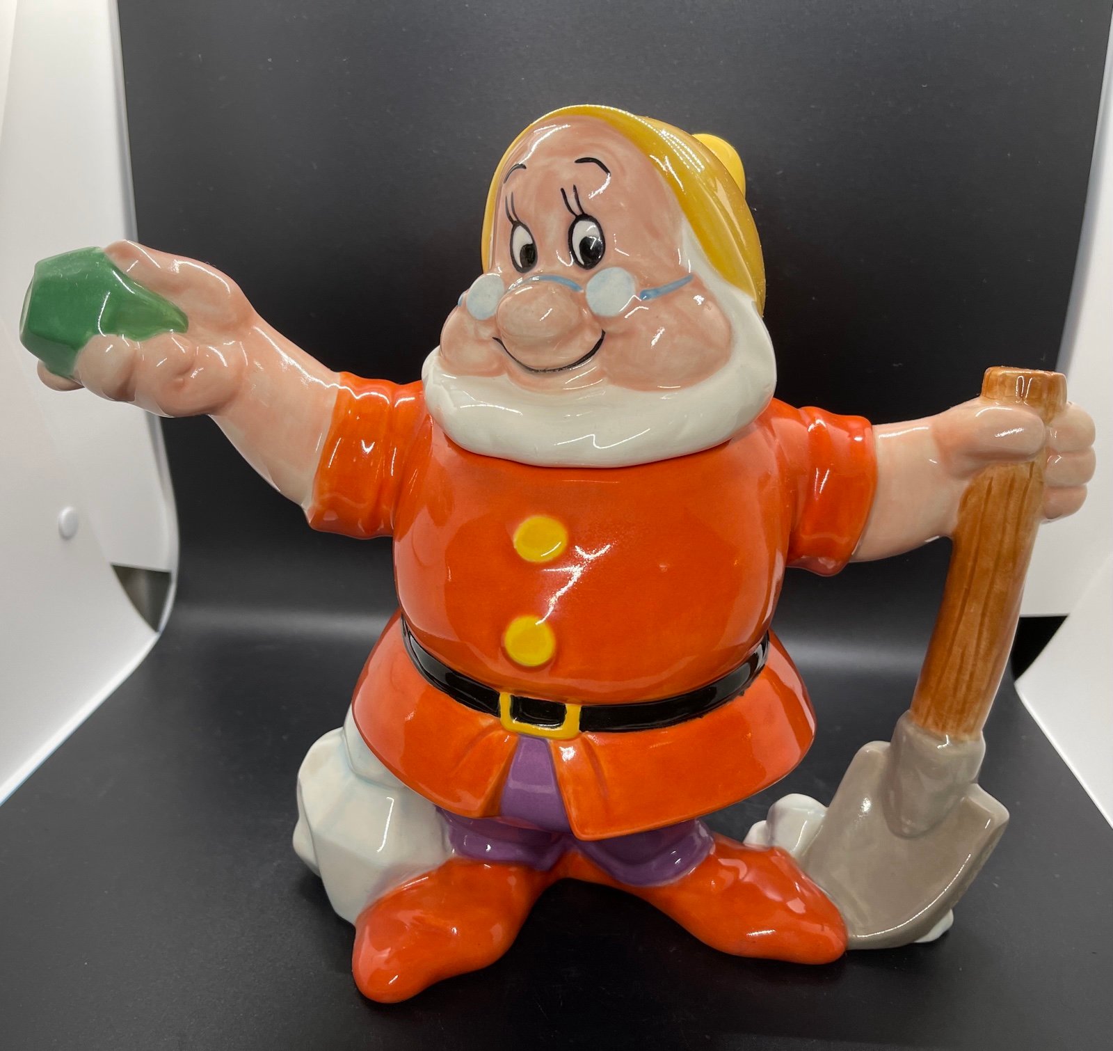 Rare Disney Snow White Seven Dwarfs Doc Teapot Treasure Craft USA