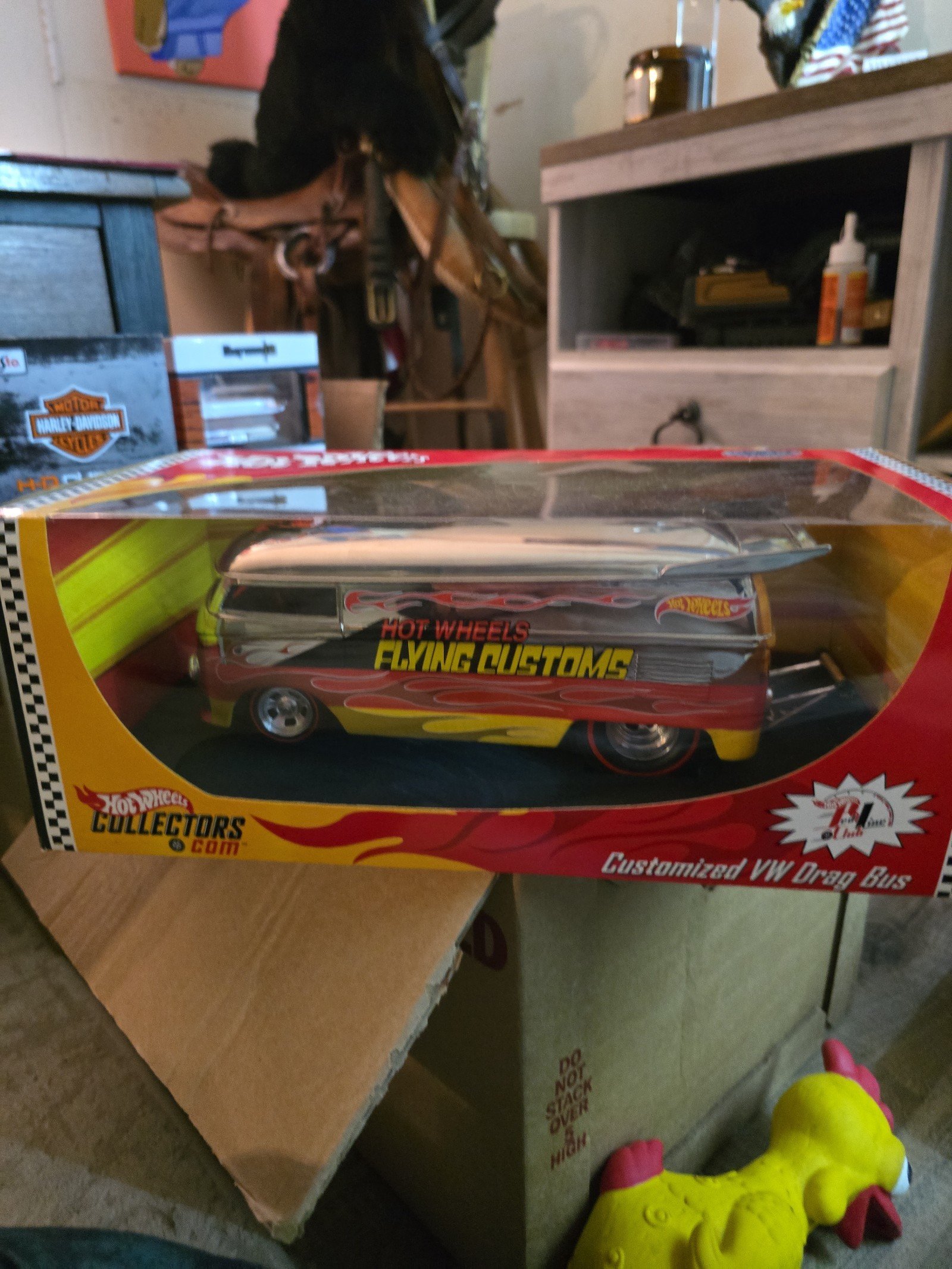 CUSTOMIZED VW DRAG BUS 1:18 SCALE