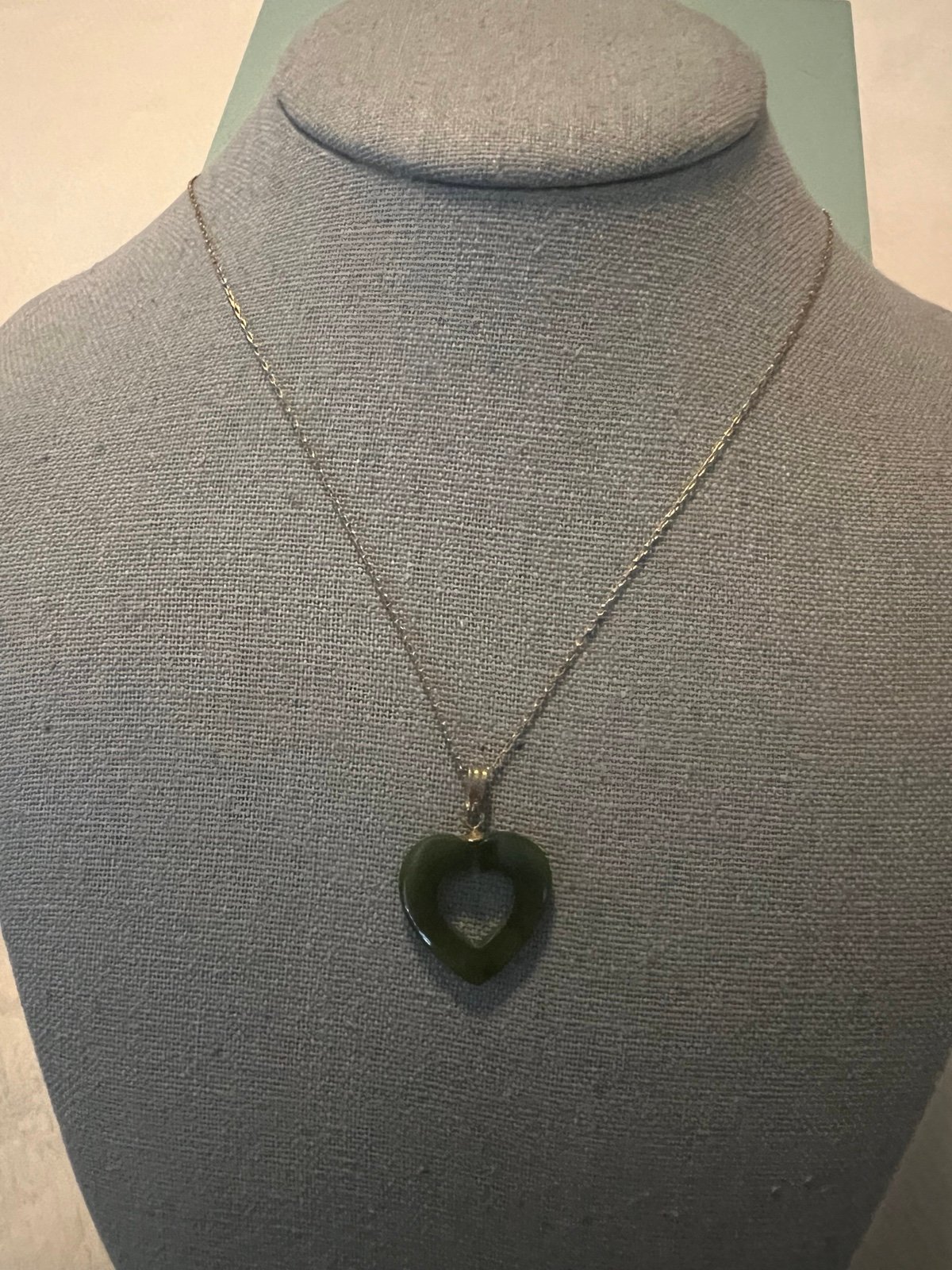 Very Rare Vintage Antique Green Nephrite Jade Heart 12K Gold Necklace