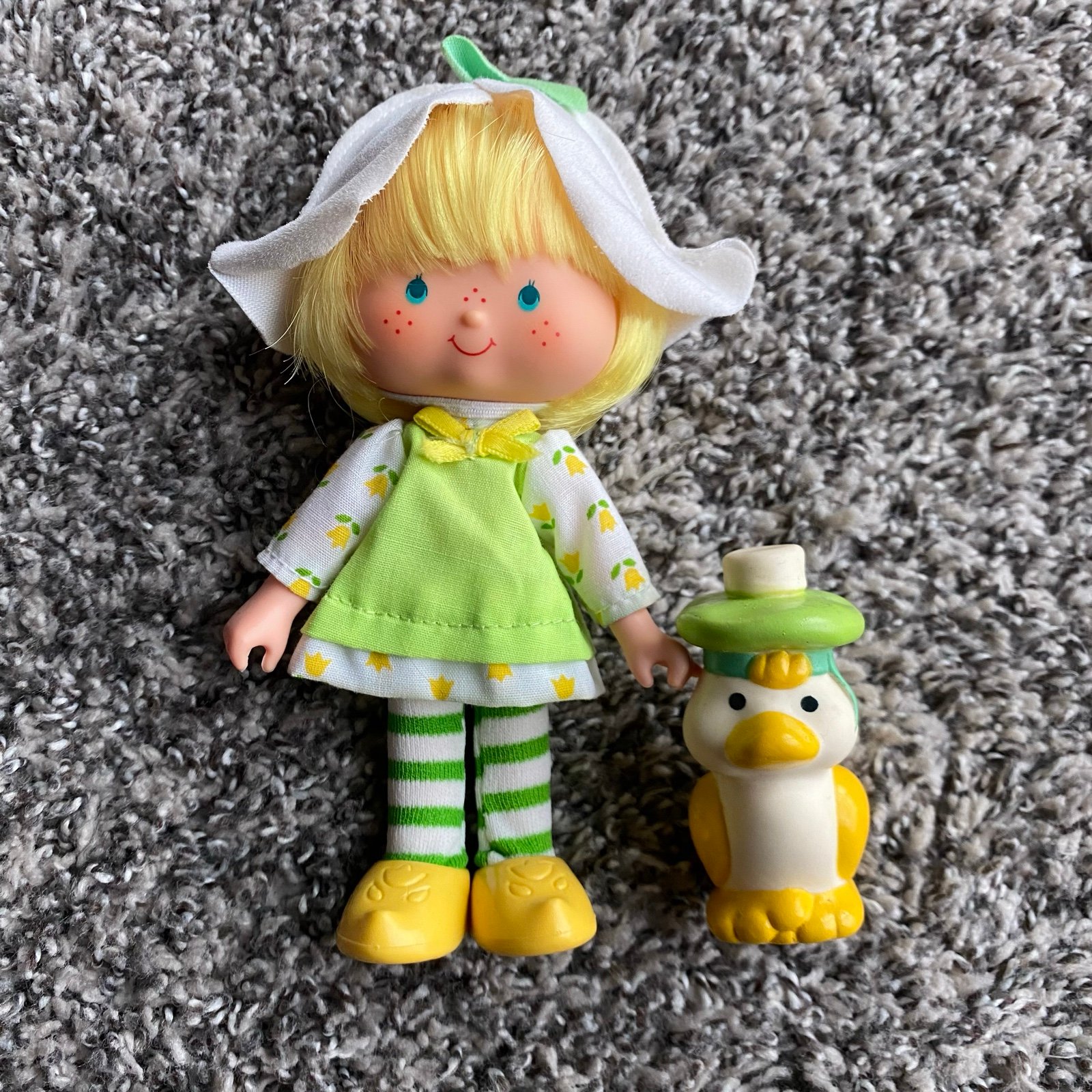 Vintage Strawberry Shortcake Mint Tulip Doll w/ Marsh Mallard Pet