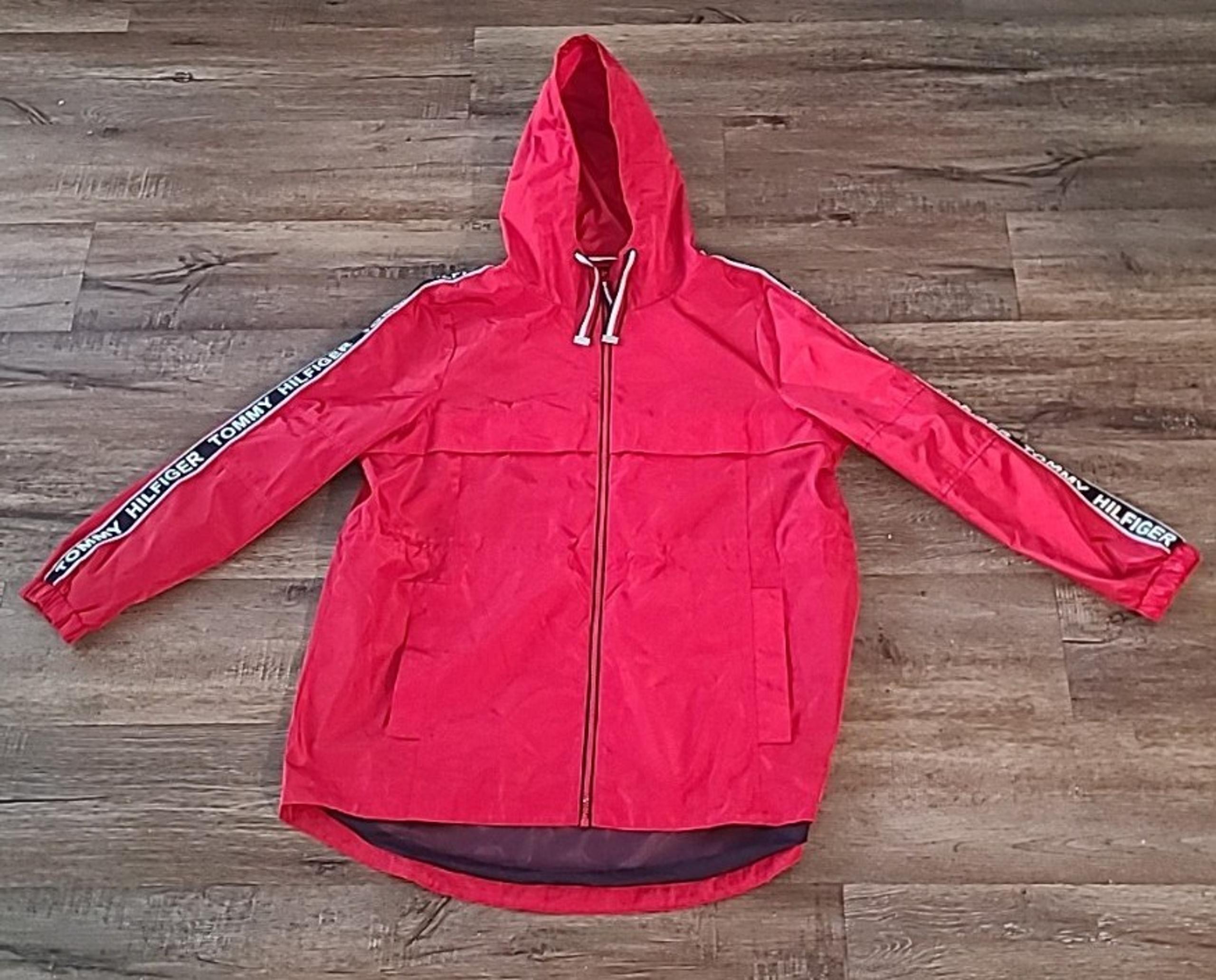 Tommy Hilfiger Windbreaker Jacket Mens Red Lightweight Hoodie Logo Pockets Sz L