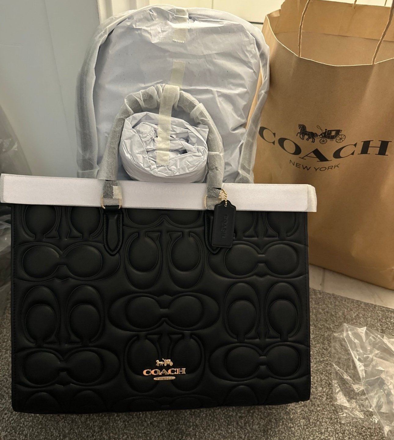 Coach Maggie Tote Bag in Signature Leather ***Price is firm***