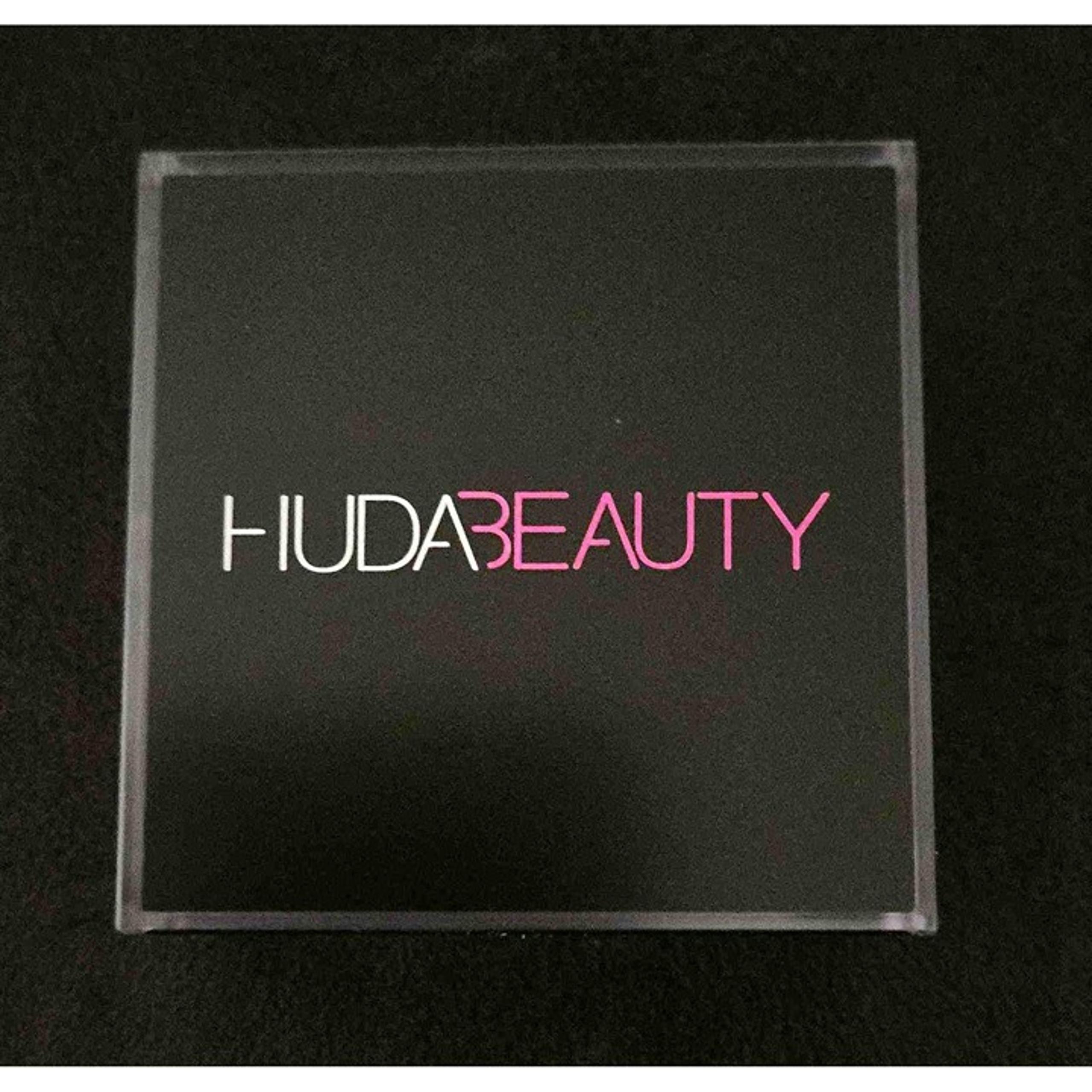 NEW Huda Beauty Easy Bake Loose Powder Shade Cherry Blossom