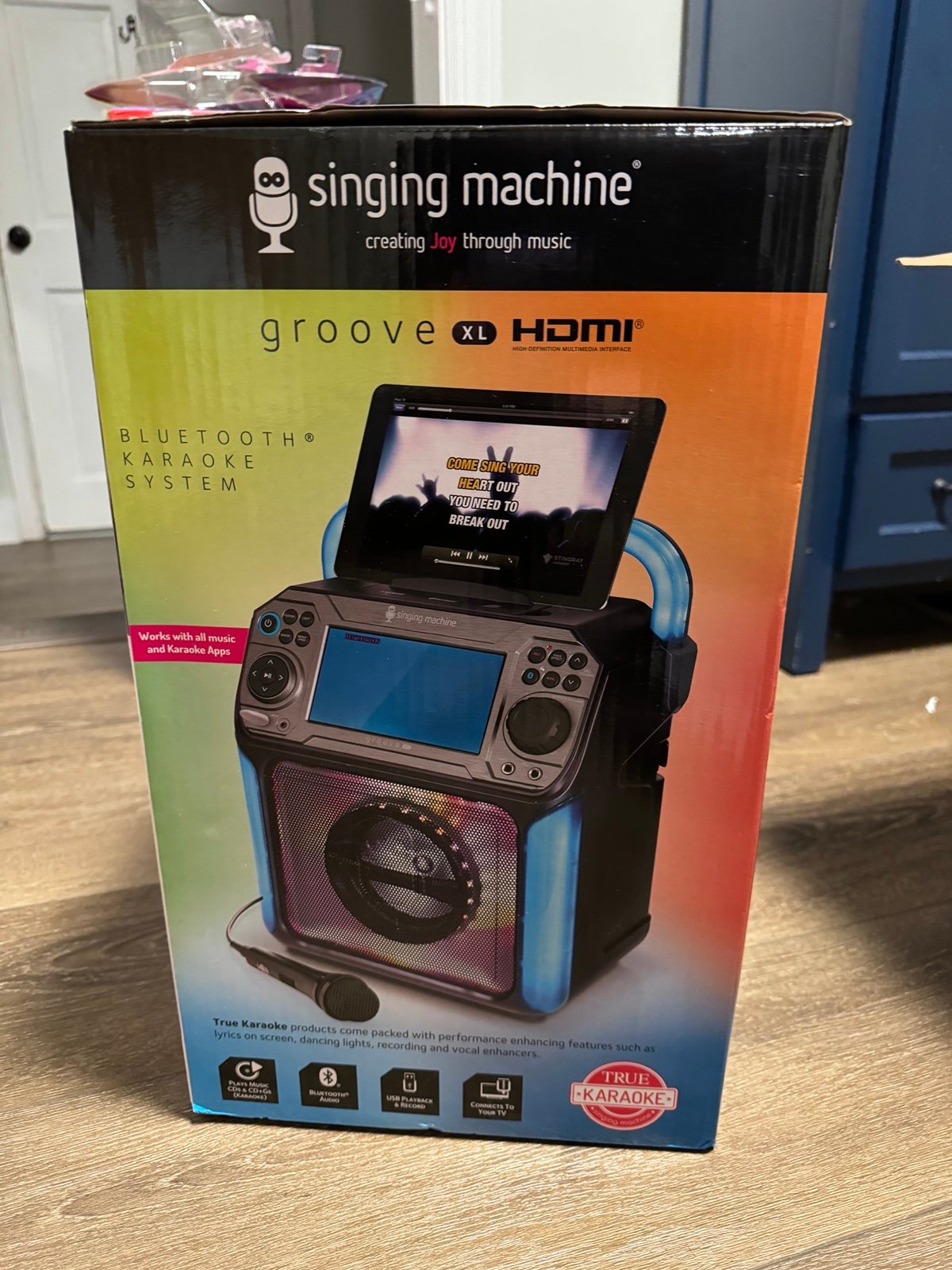 New in Box SINGING MACHINE GROOVE CUBE XL