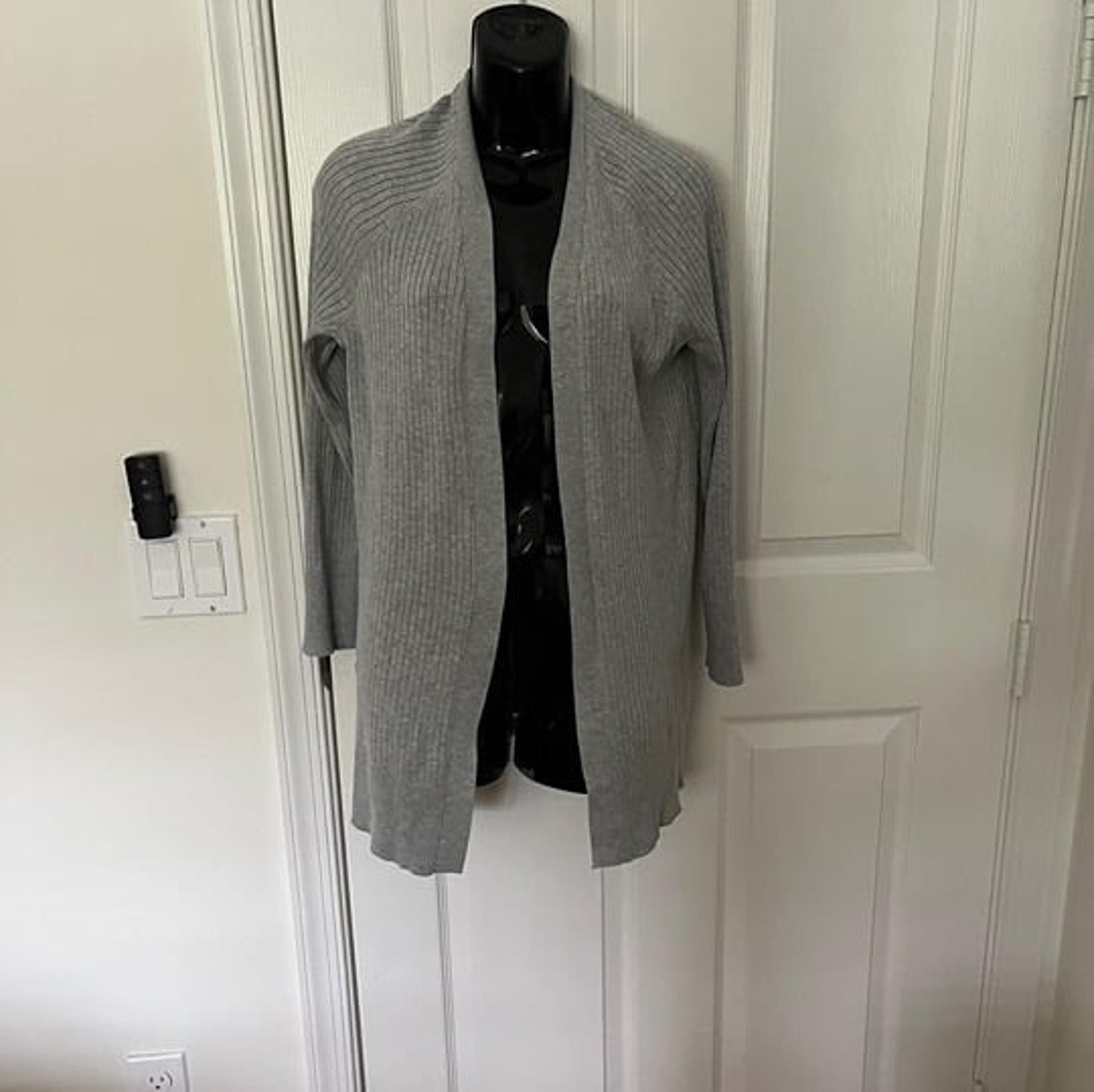 Verve Ami long grey small cardigan