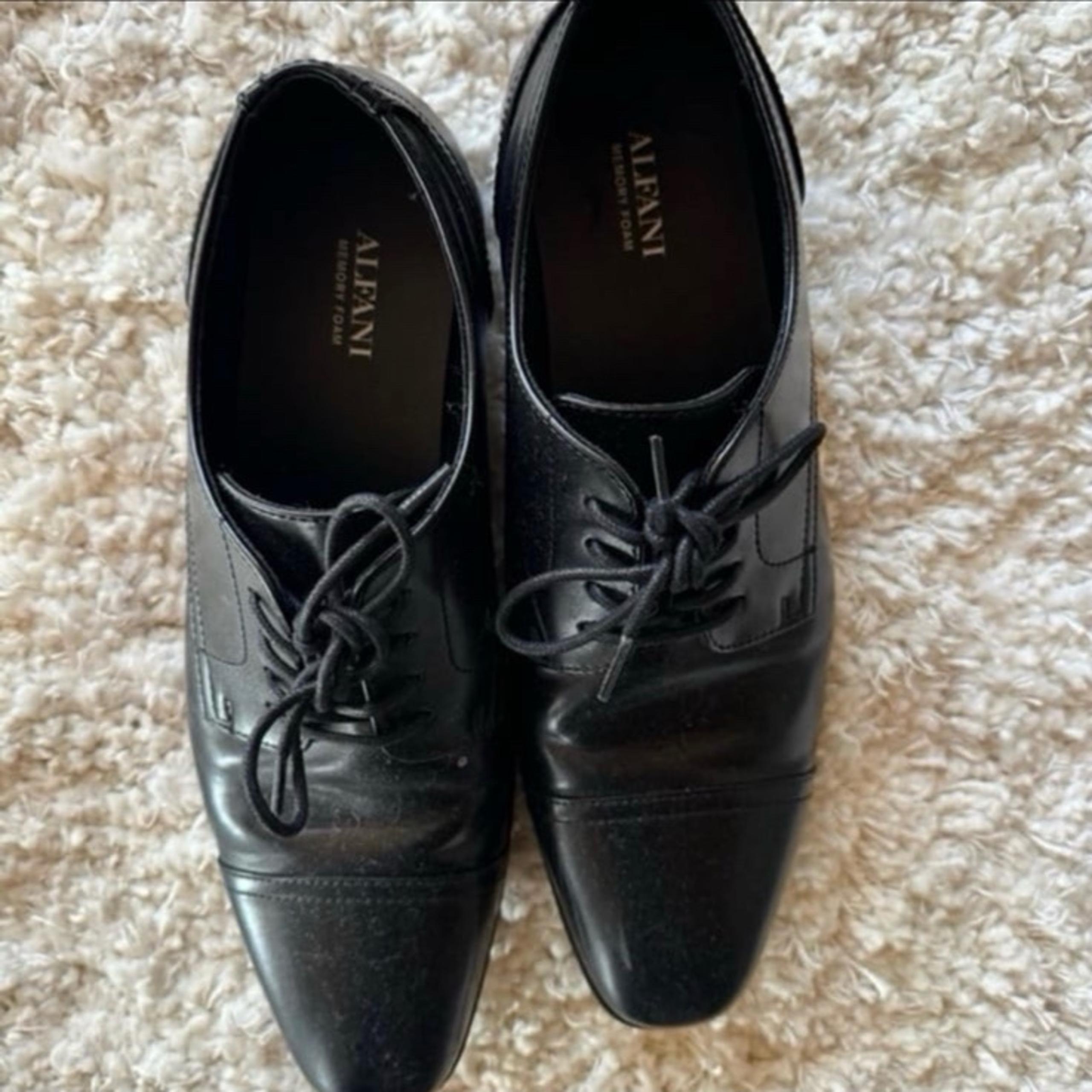 Men’s Black Dress Shoes • 11