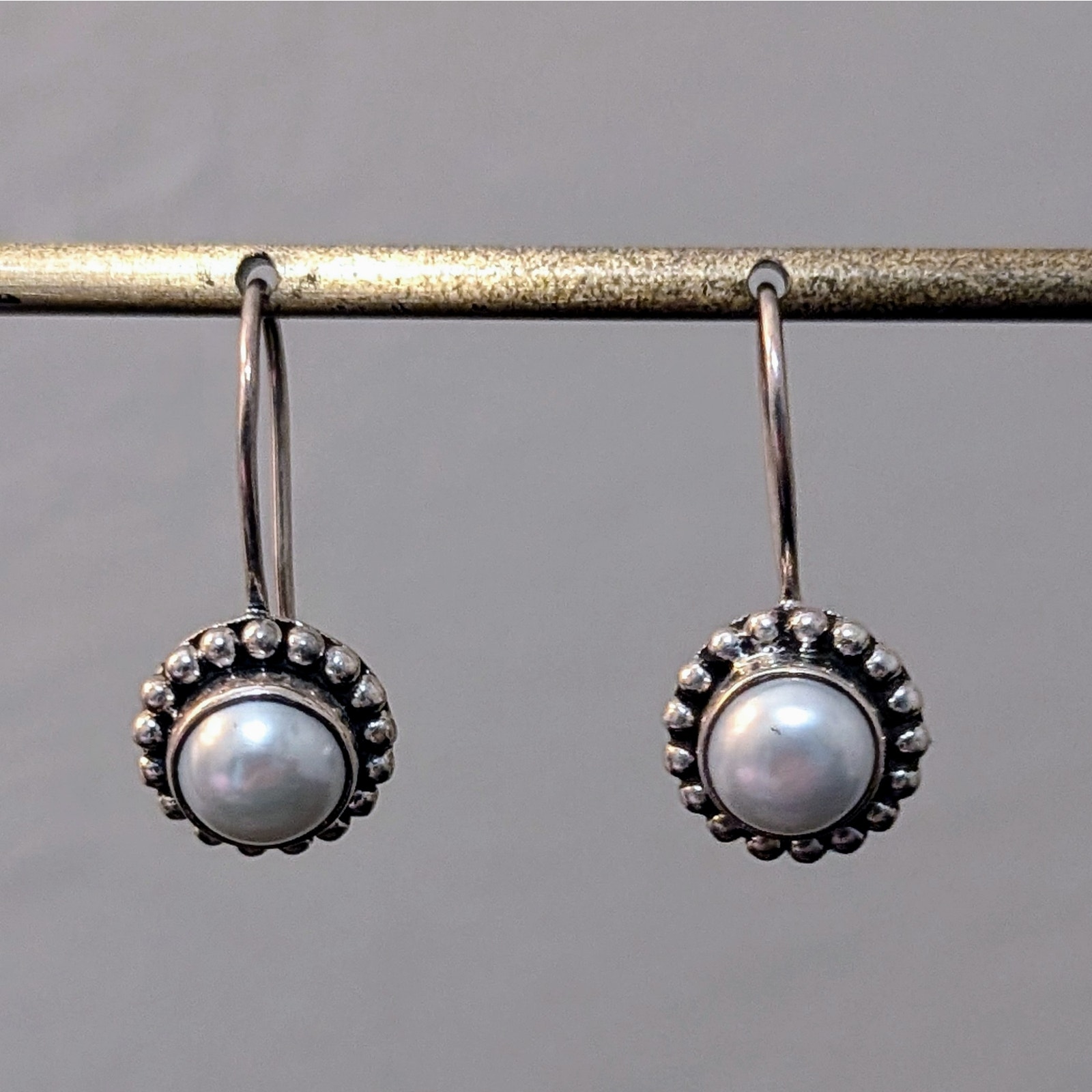 Vintage India 925 Mabe Pearl & Sterling Kidney Wire Dangle Earrings