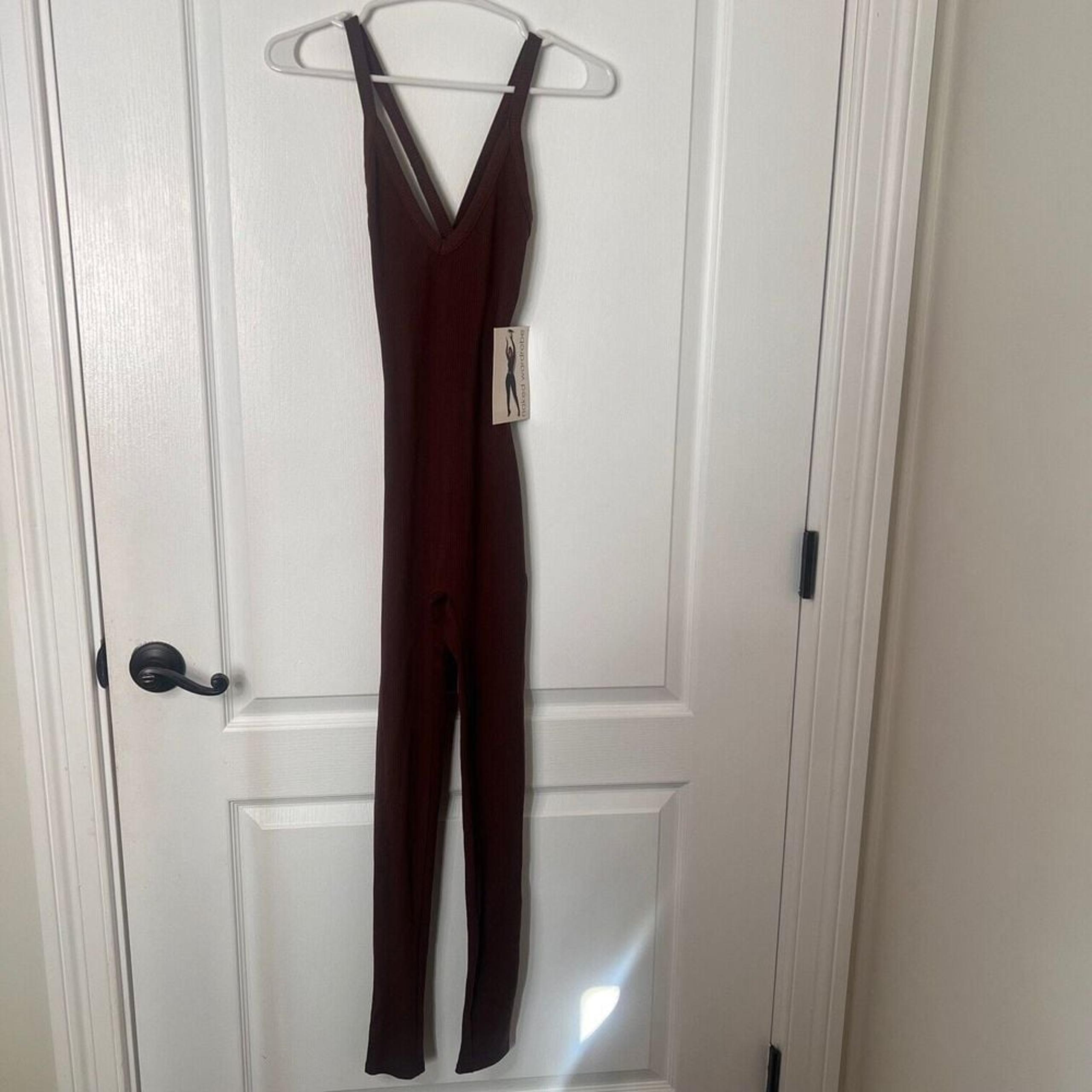 Naked Wardrobe Womens V-Neck Jumpsuit Sleeveless Ribbed Brown Size Small NWT