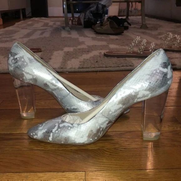 DONALD J. Pliner Bonita White Dream Snake Print Heels size 7.5 new!!!