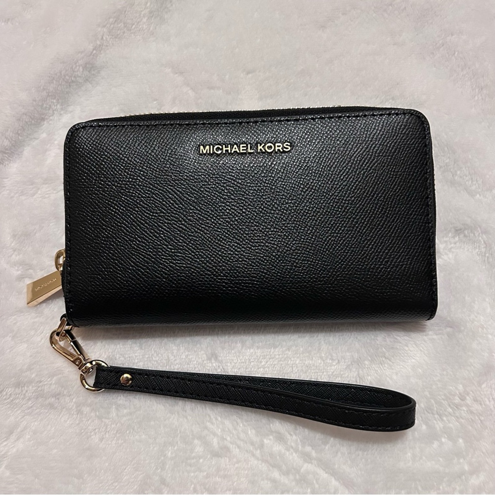 michael michael kors large smartphone wristlet