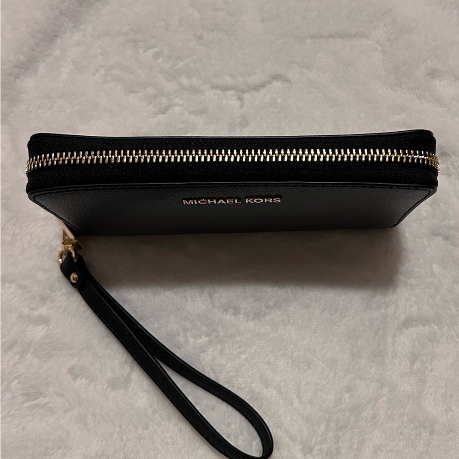 michael michael kors large smartphone wristlet