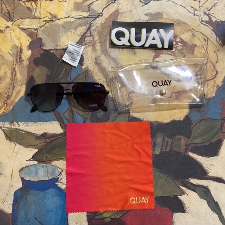 QUAY Sunglasses, Clear Case, and Cleaning Cloth