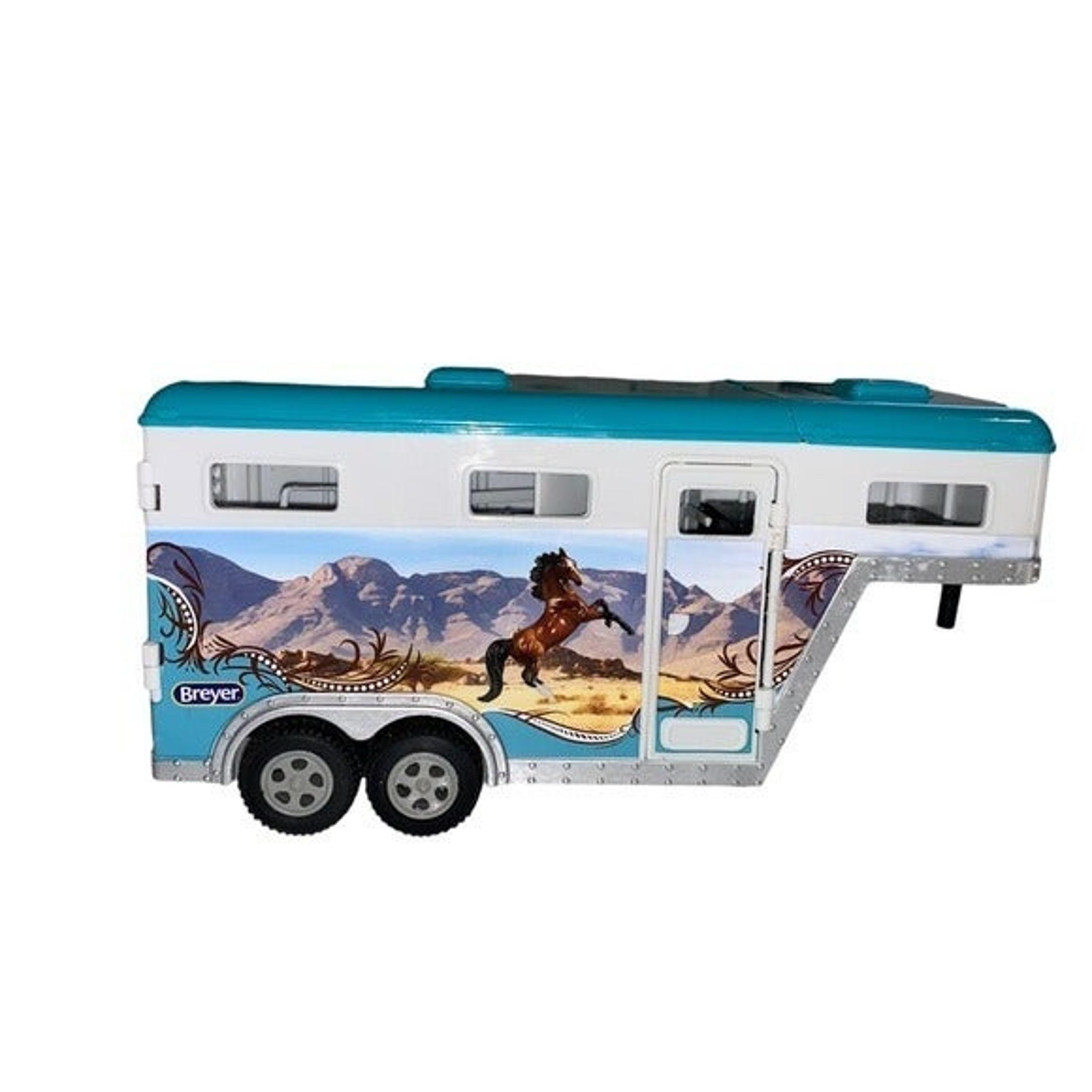 Breyer Gooseneck Horse 3 Stall Trailer 6046