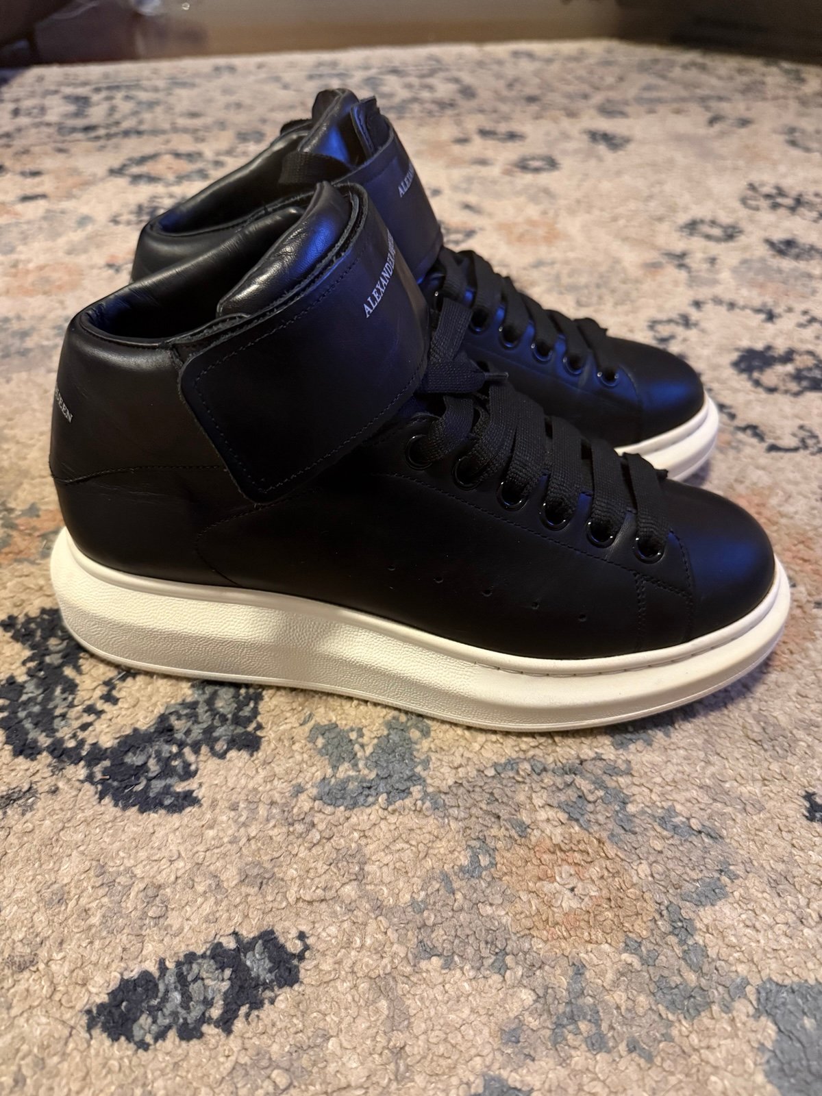 Alexander McQueen High top Black Leather Shoes
