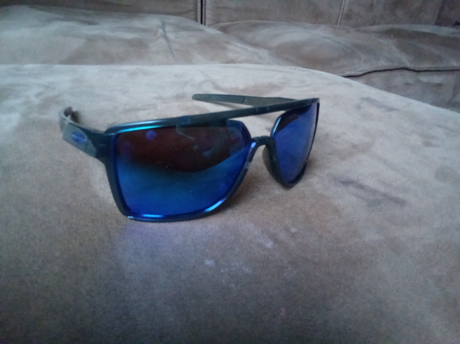 Oakley castels deep water polarized lenses with translucent blue frame! Rare