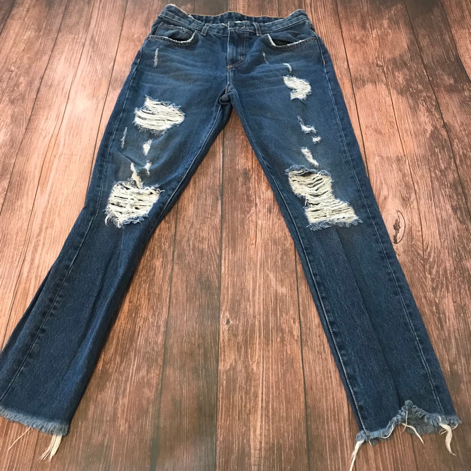 Carmar Distressed Jeans Size 25