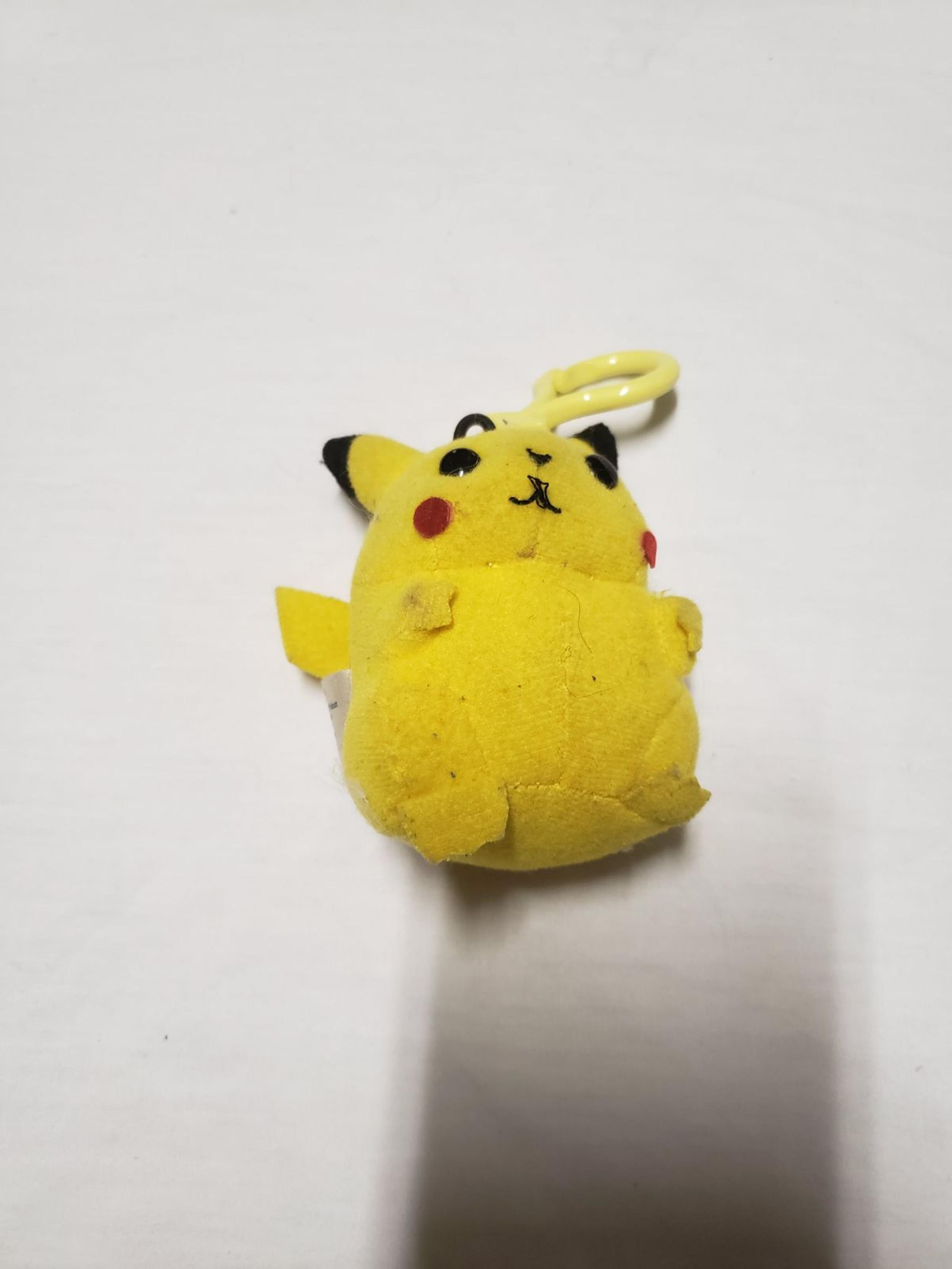 Pokemon Pikachu vintage keychain