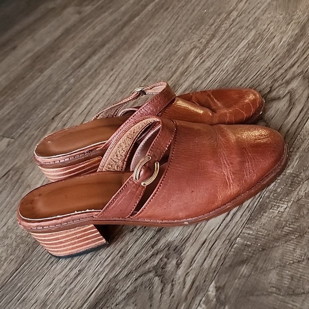 Vintage Brown Leather Wood Heel Gold Accent Mules size 7.5