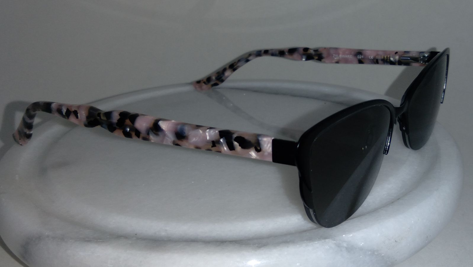 Womens Jenny McCarthy prescription sungl